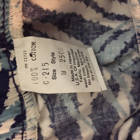 Vintage Hawaiian Bermuda Shorts - Picture 6 of 6